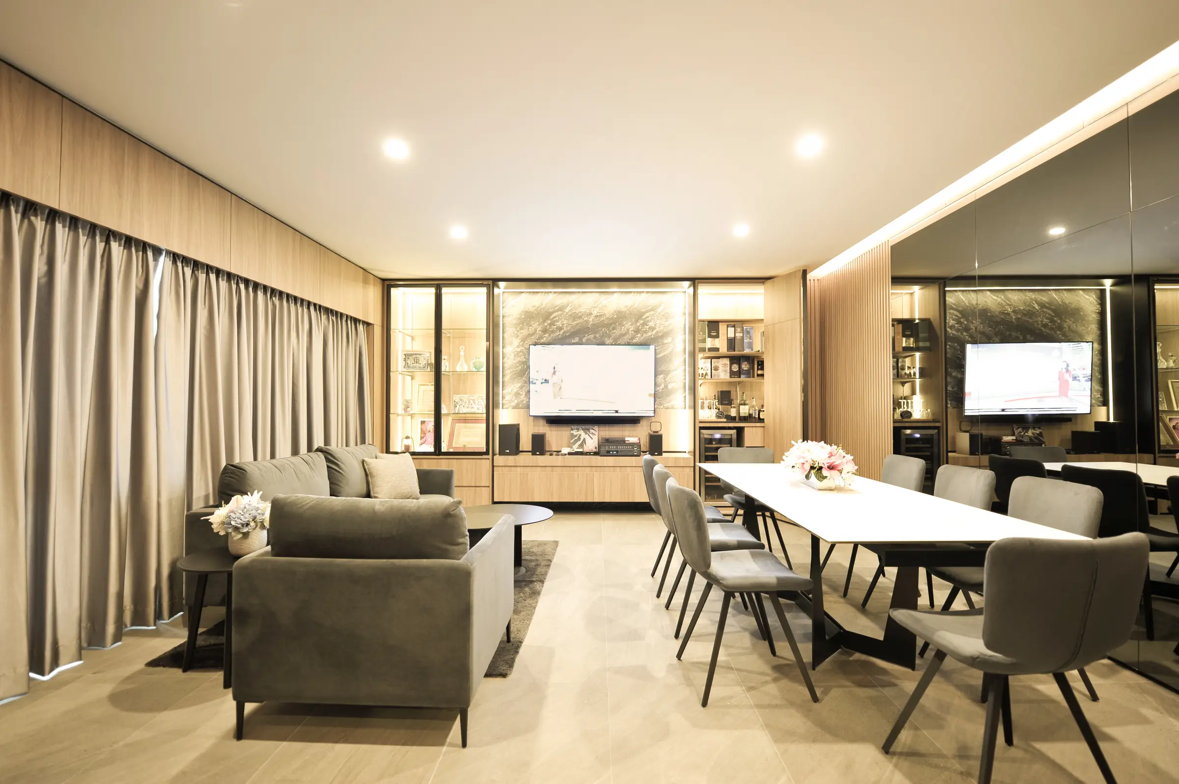 425 Clementi Drive — living room