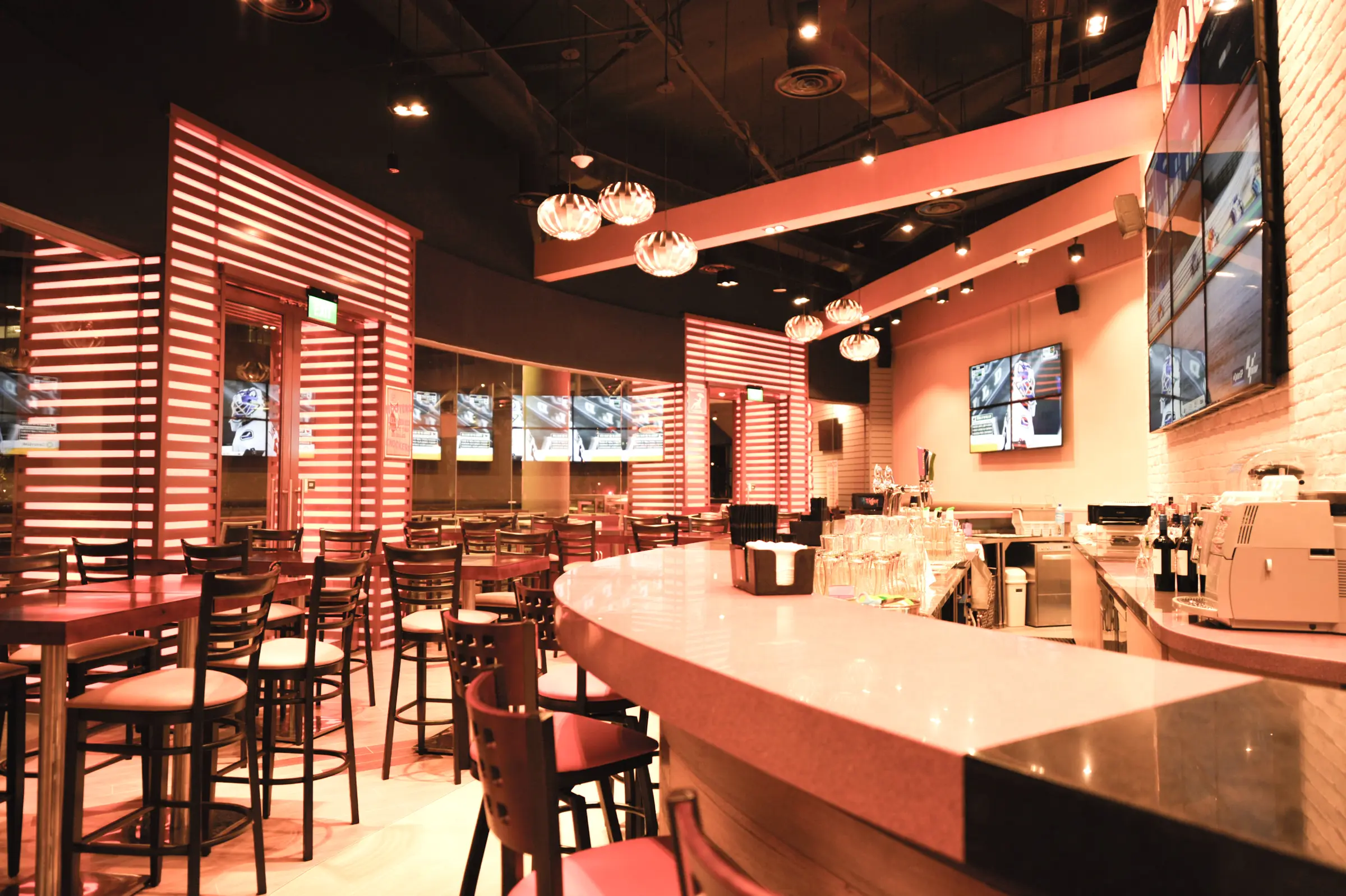 Hooters — bar counter