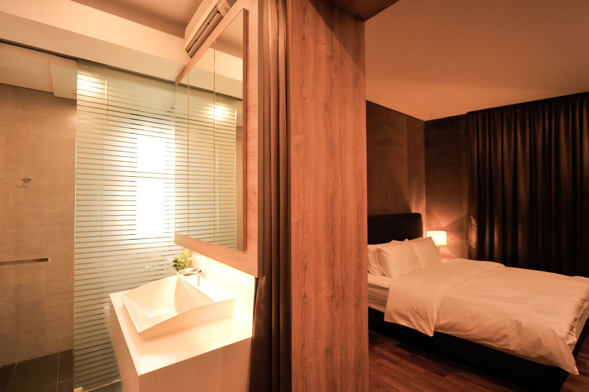 Lincoln Road — bedroom suite