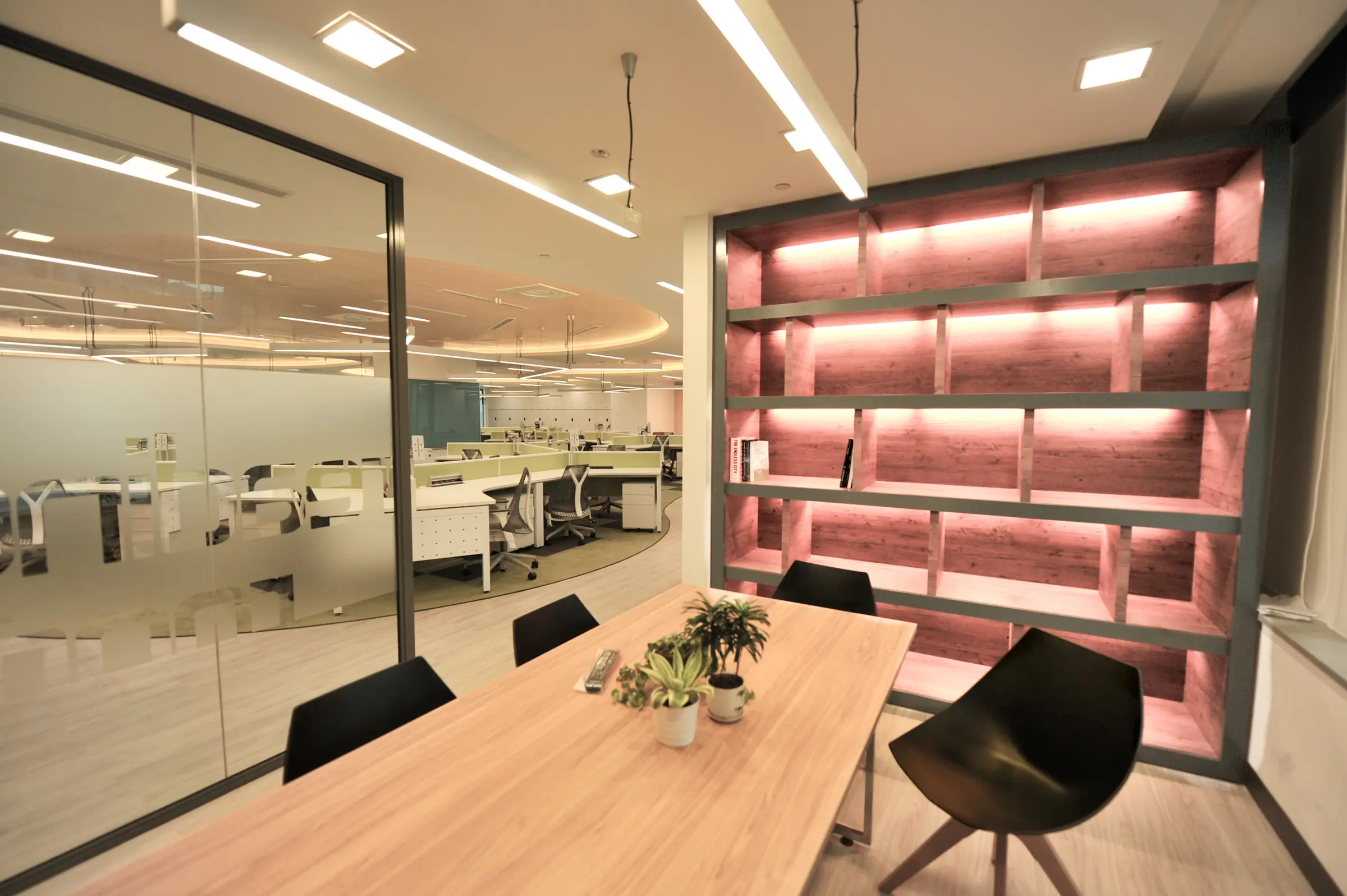 URA Workplace — meeting room